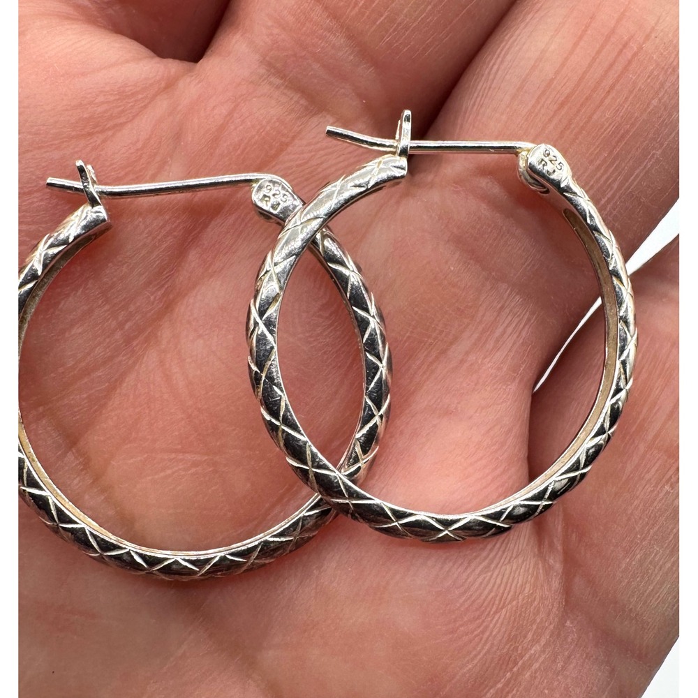 RJ 925 Sterling Silver Diamond Cut Hoop Earrings Textured Latch Back Round 1 in